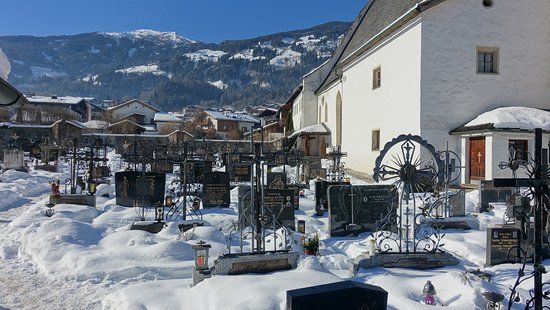 die Pfarrkirche Unserer Lieben Frau Mariä Himmelfahrt
